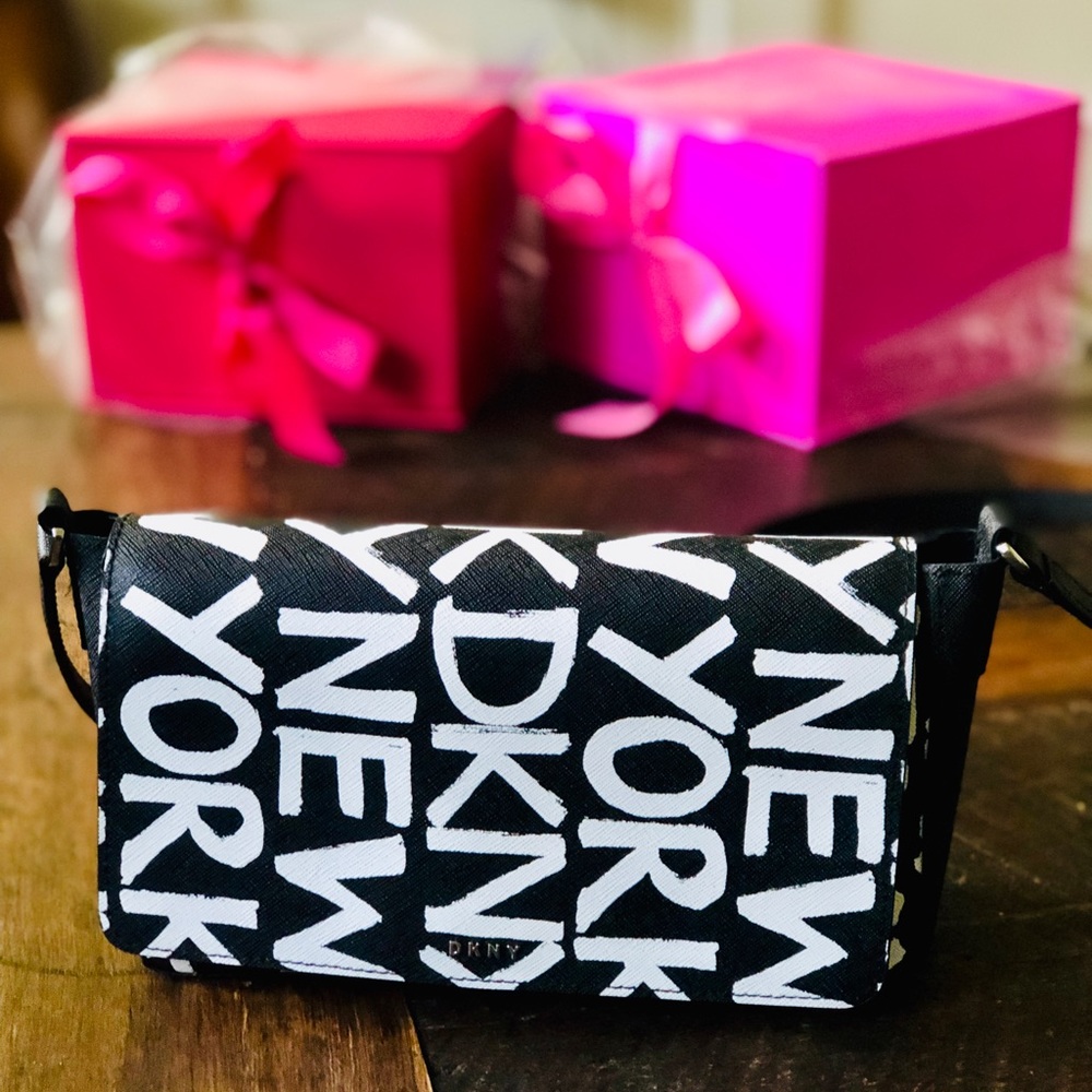 DKNY Crossbody Black and white Logo